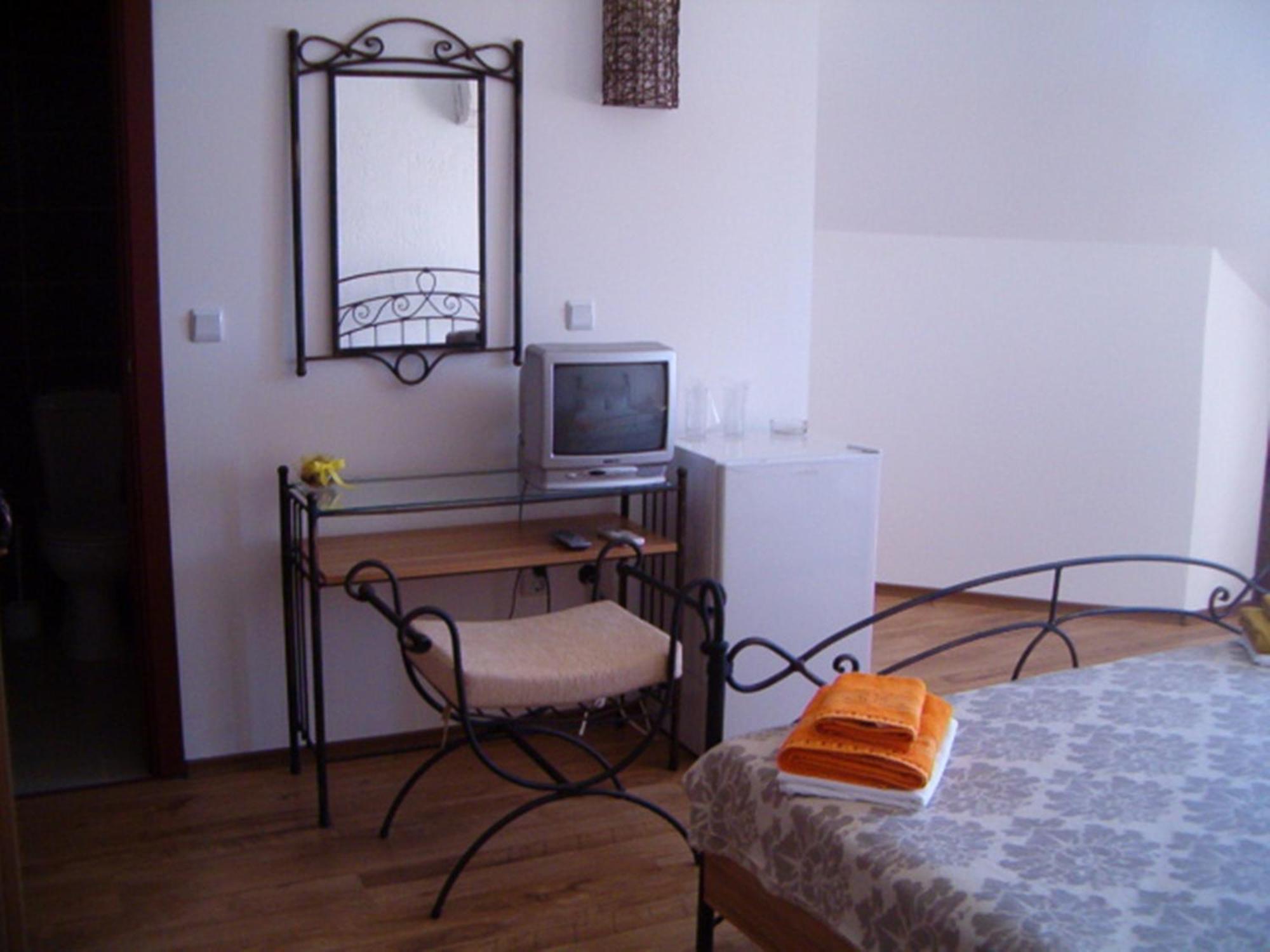 Family Hotel Bellehouse Chernomorets Phòng bức ảnh
